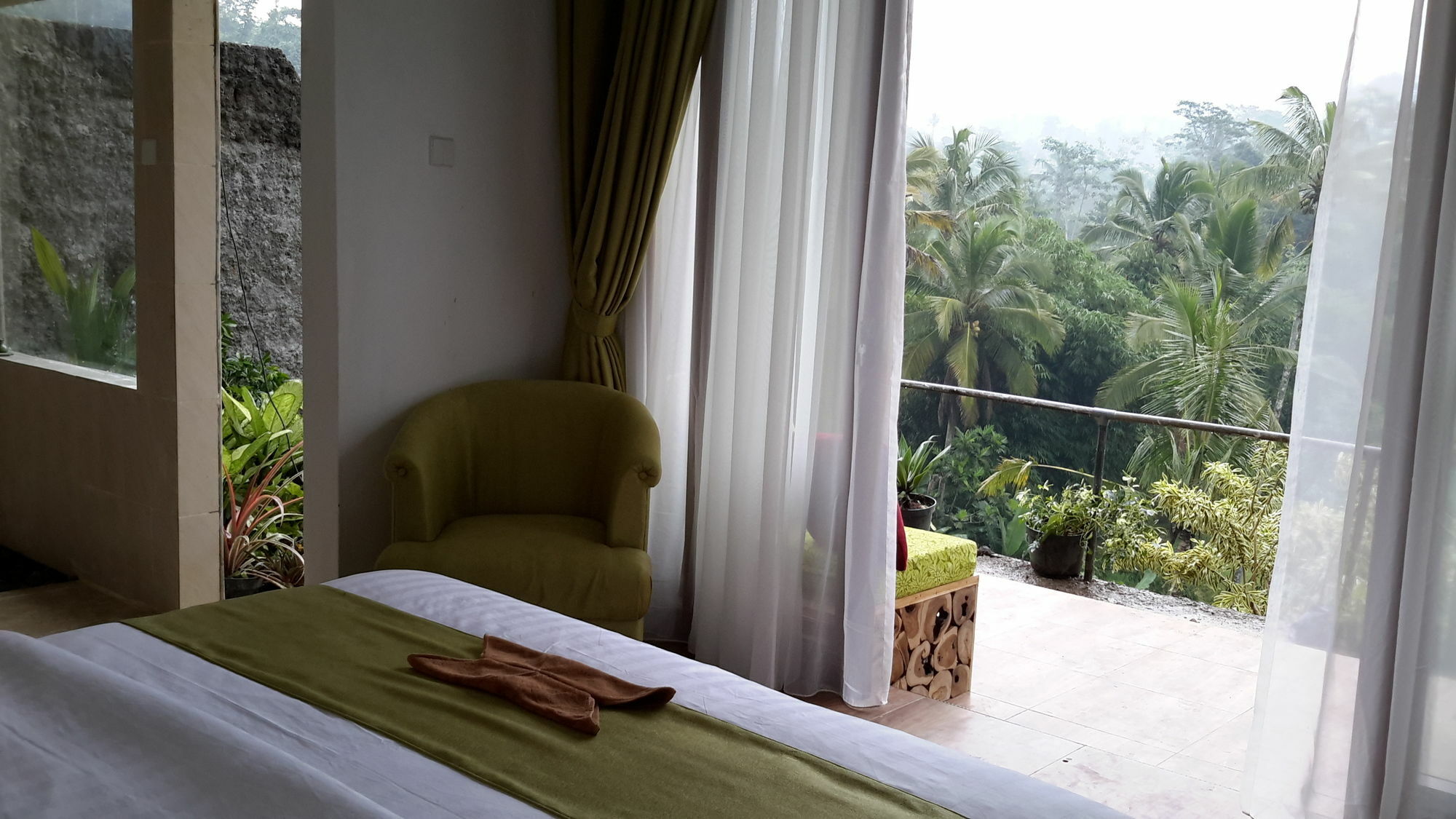 The Aura Shanti Retreat Baturiti Exterior foto